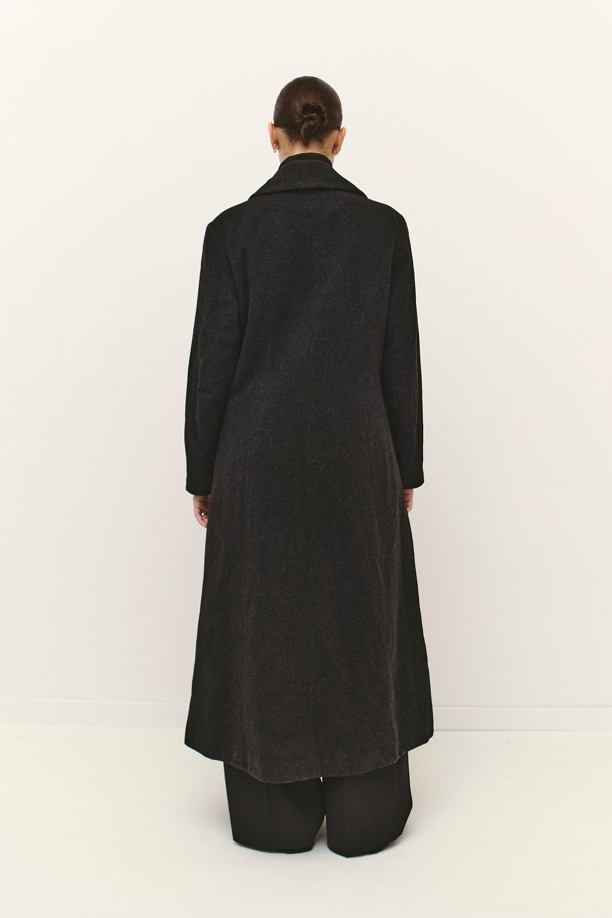 THE CLASSIC WOOL COAT (S/M)