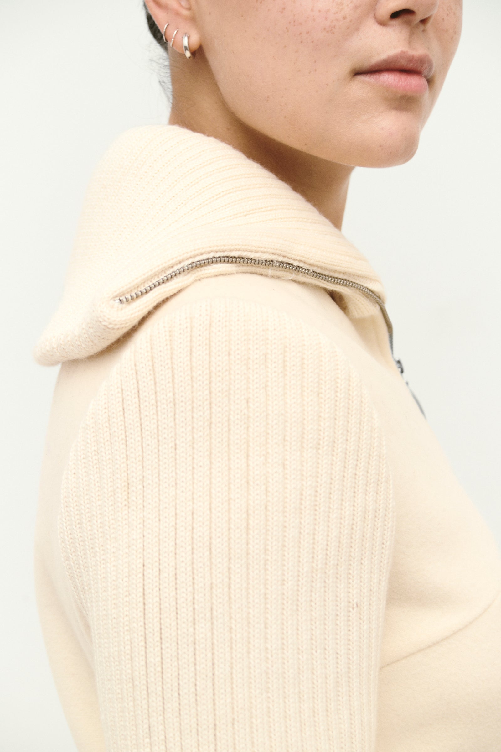 THE CREAM BUCKLE (XS/S)