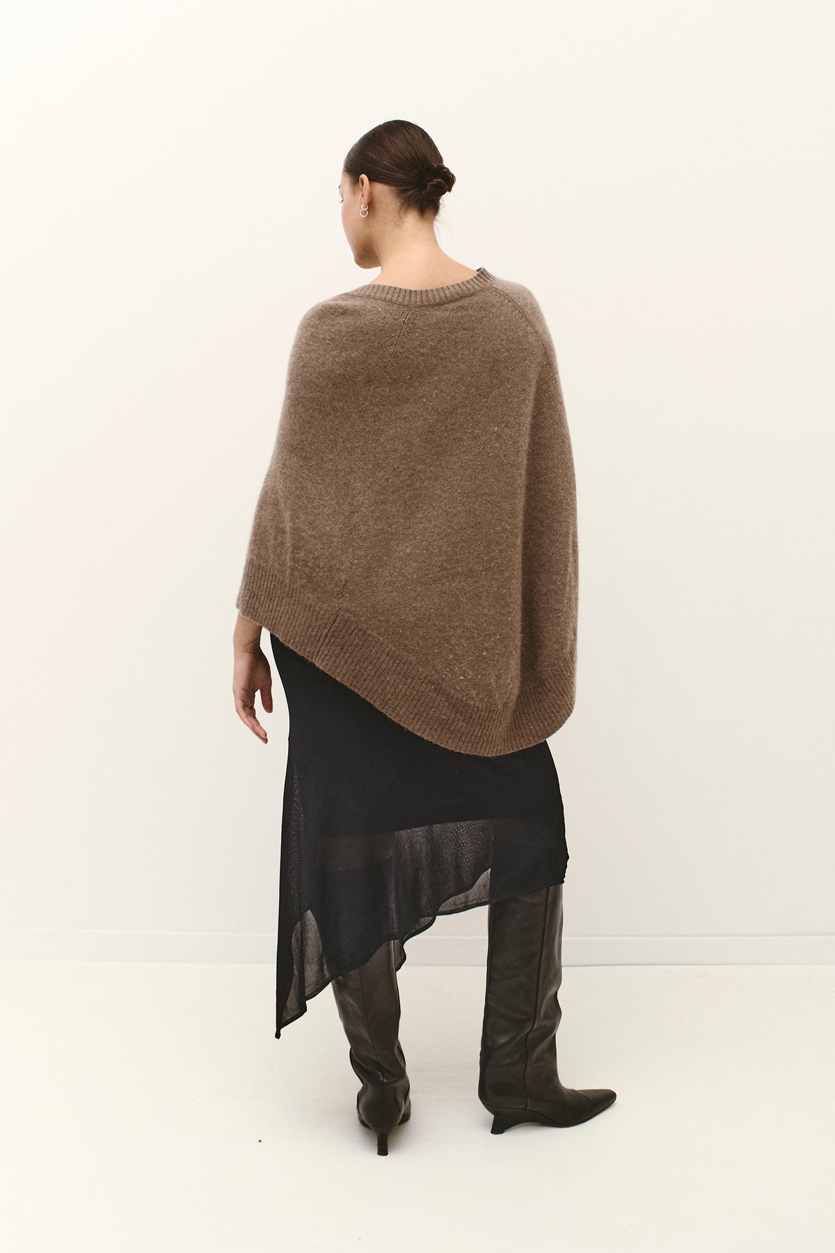 THE CASHMERE PONCHO (S/M)