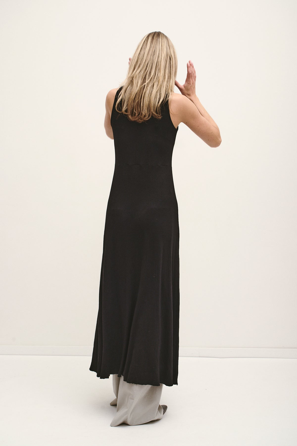 THE ELONGATED DRESS (S/M)
