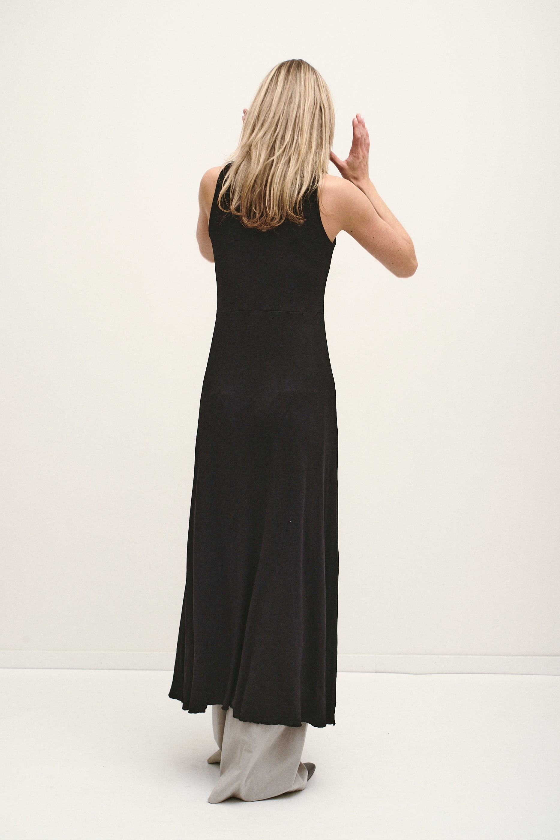 THE ELONGATED DRESS (S/M)