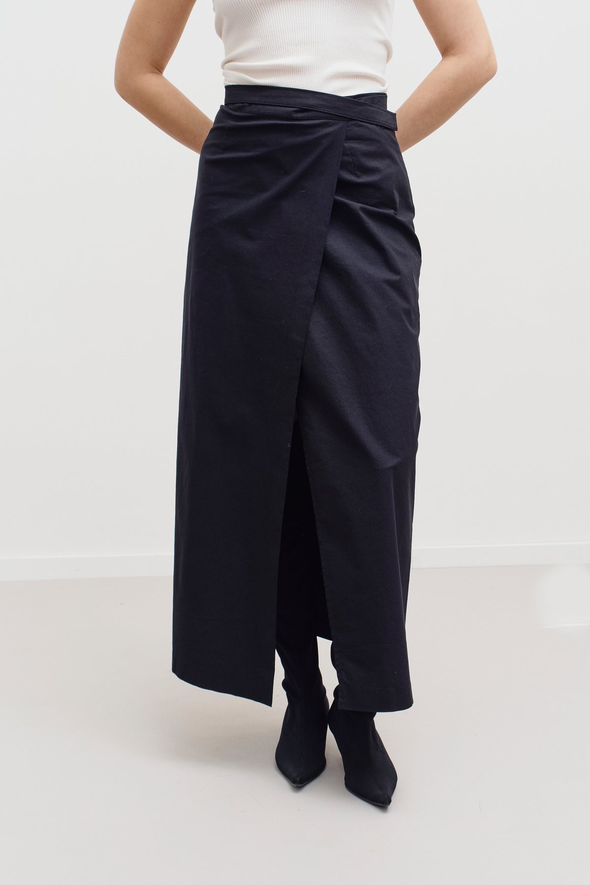 D&amp;G WRAP SKIRT (36/38/40) - ENSO Vintage