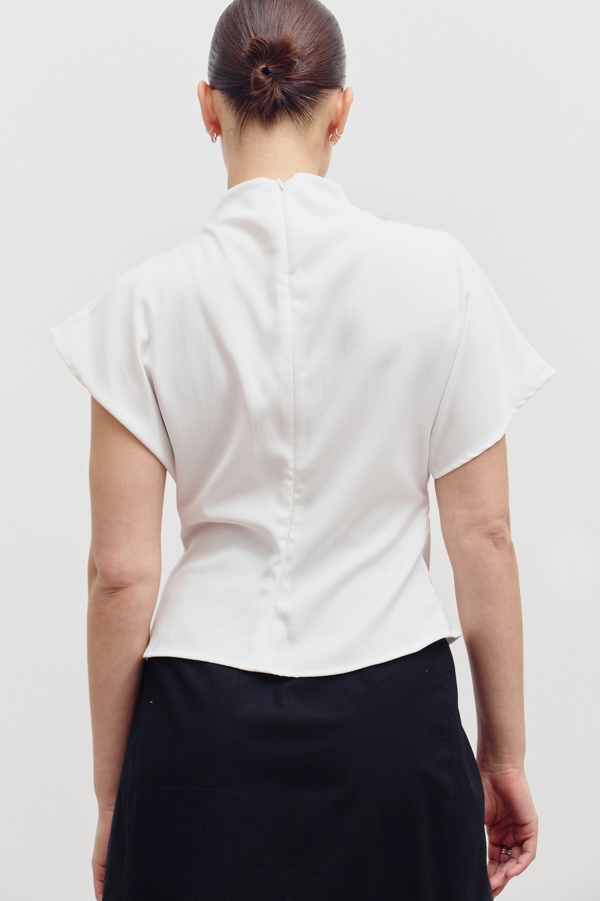 THE DRAPED IVORY TOP (S/M) - ENSO Vintage