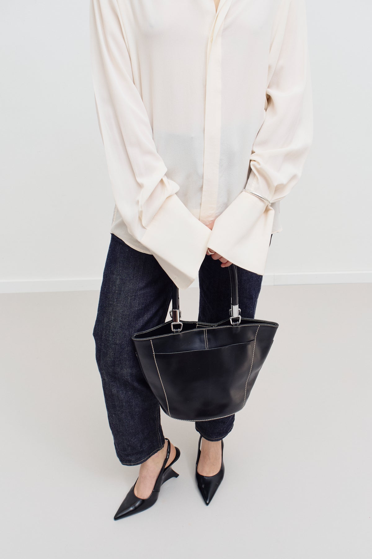 THE STRUCTURED LEATHER BAG