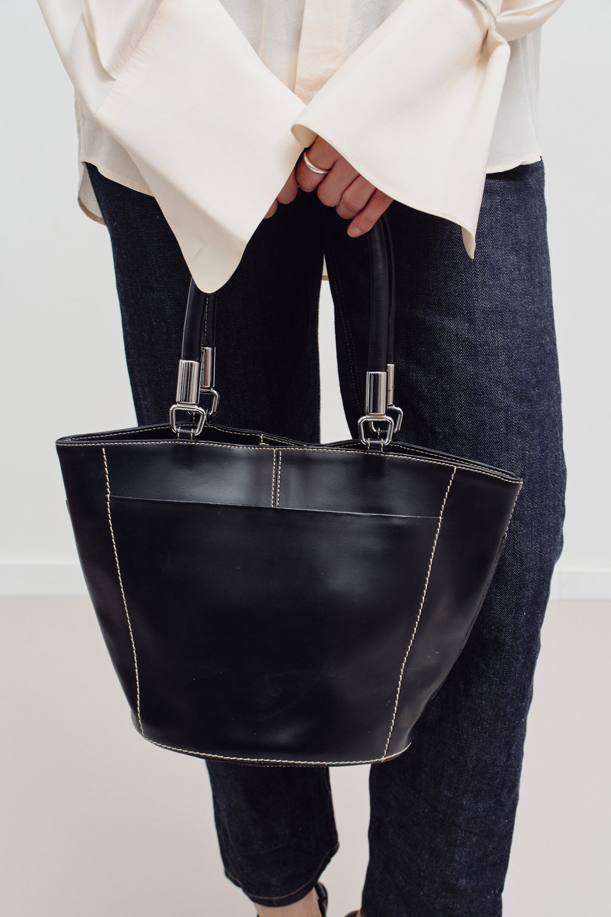THE STRUCTURED LEATHER BAG