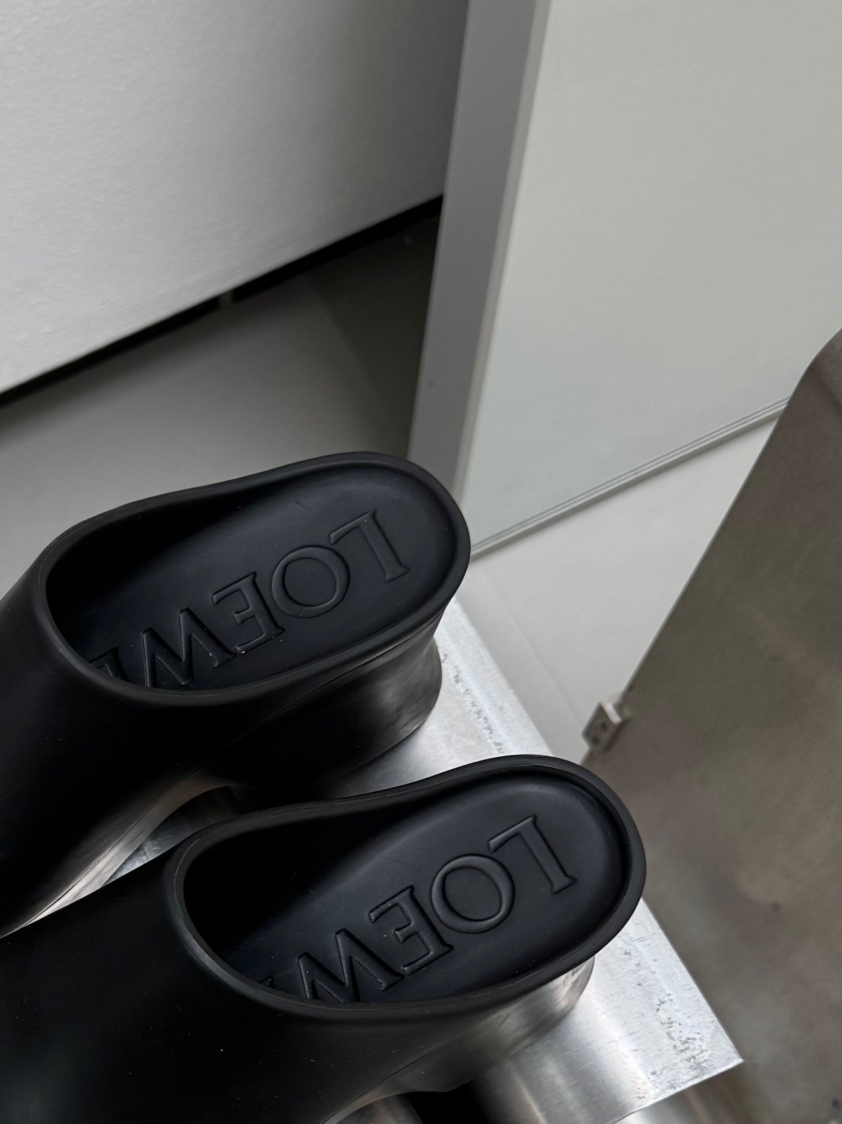 LOEWE CLOGS (39)