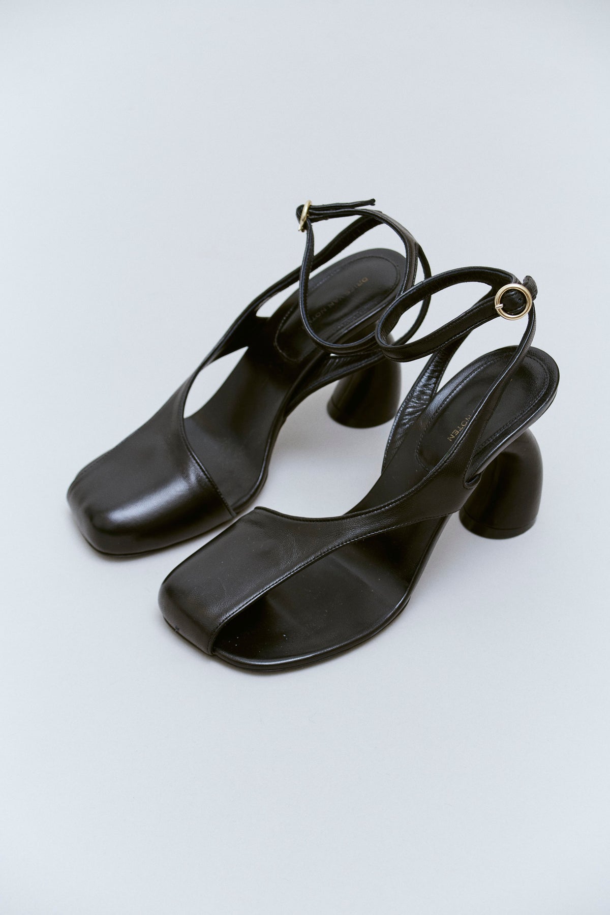 DRIES VAN NOTEN SCULPTURAL HEEL SANDAL (38) - ENSO Vintage