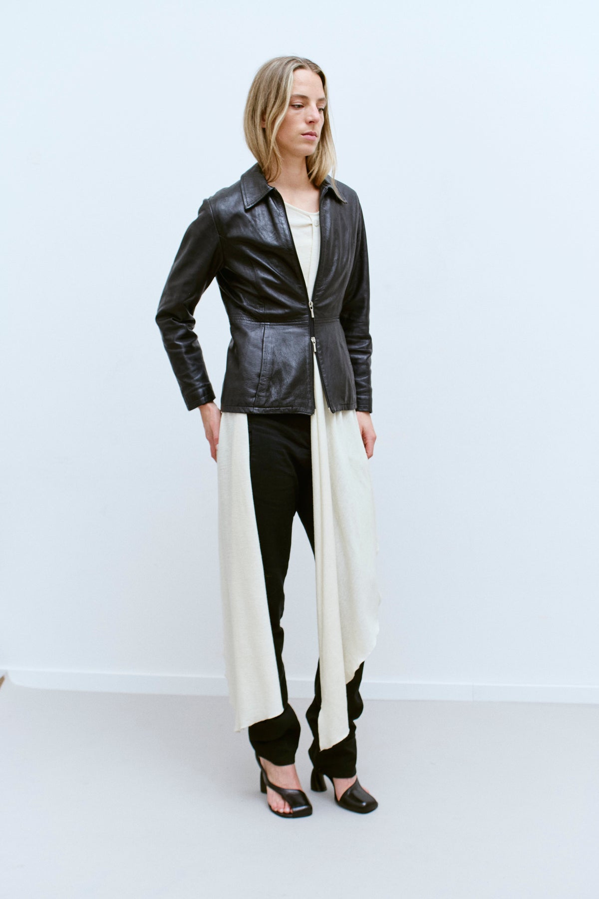 THE BLACK LEATHER ZIP JACKET (XS/S) - ENSO Vintage