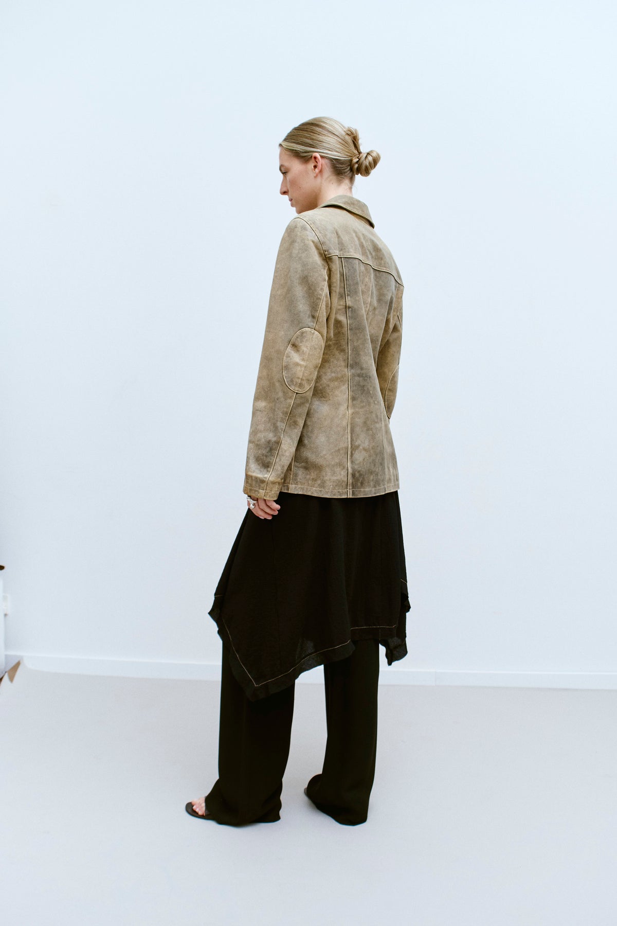 THE DISTRESSED LEATHER SAFARI JACKET (S/M) - ENSO Vintage