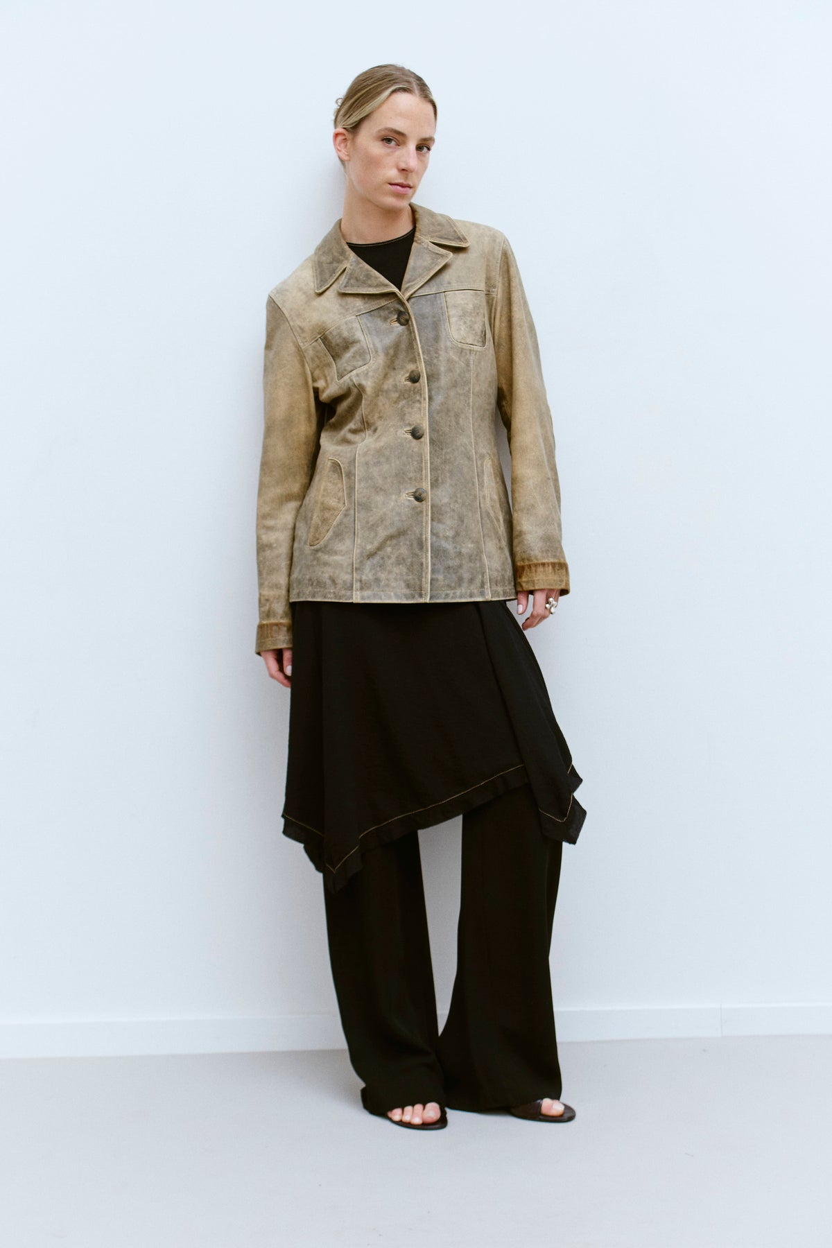 THE DISTRESSED LEATHER SAFARI JACKET (S/M) - ENSO Vintage