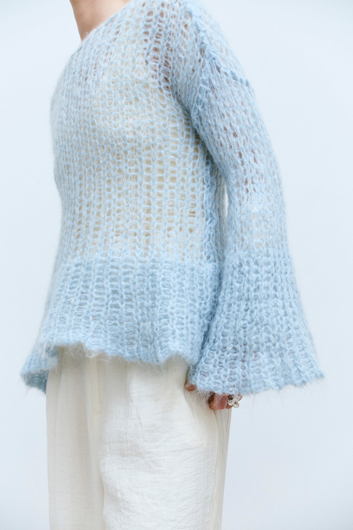 EMPORIO ARMANI BELL SLEEVE KNIT (M/L) - ENSO Vintage