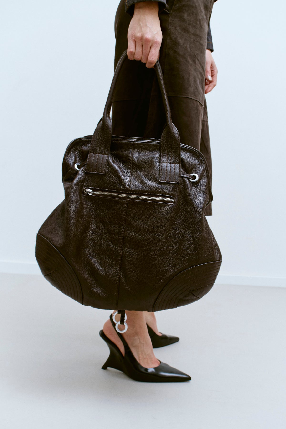 THE STRUCTURED LEATHER DRAWSTRING BAG - ENSO Vintage