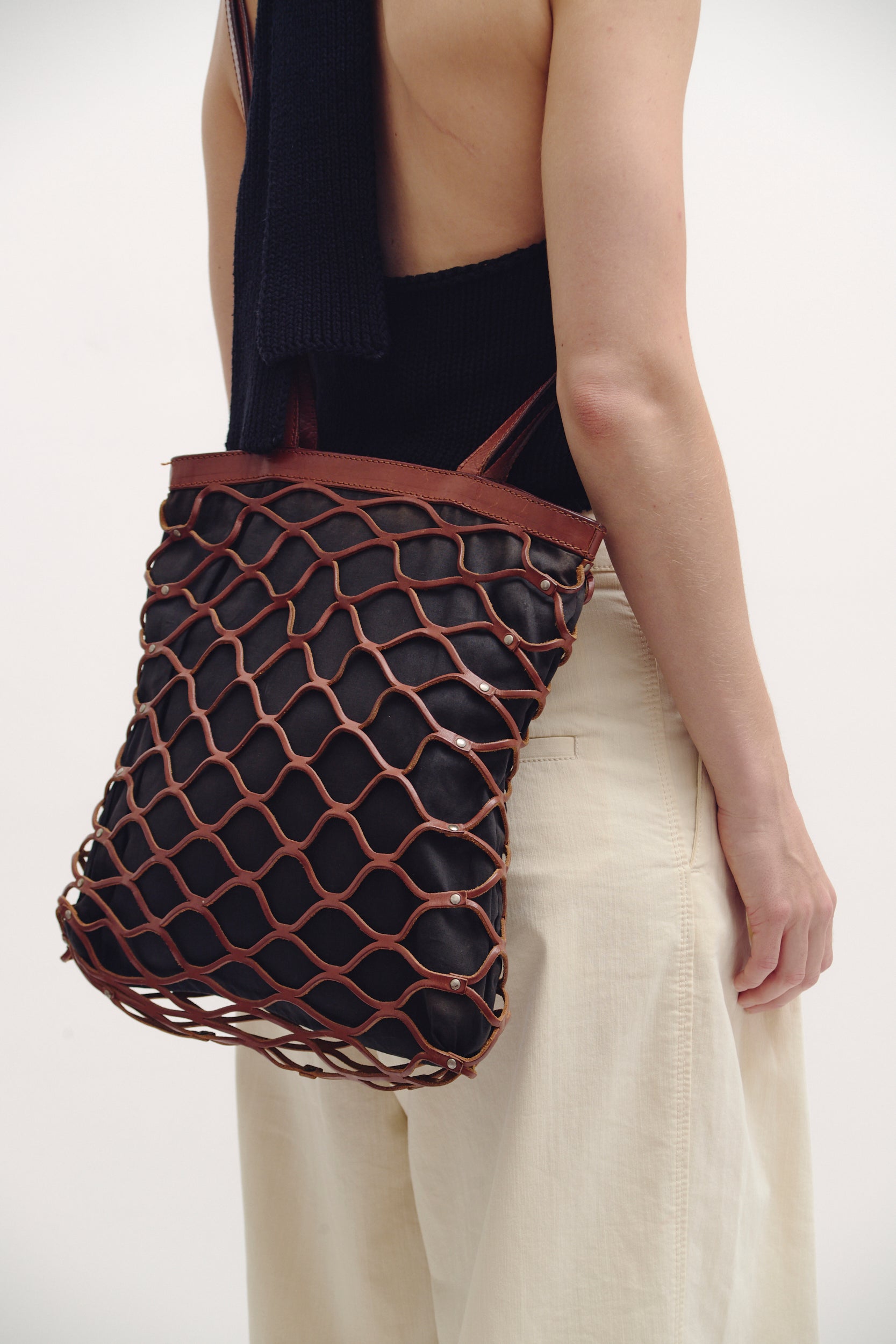 THE BROWN NET TOTE BAG