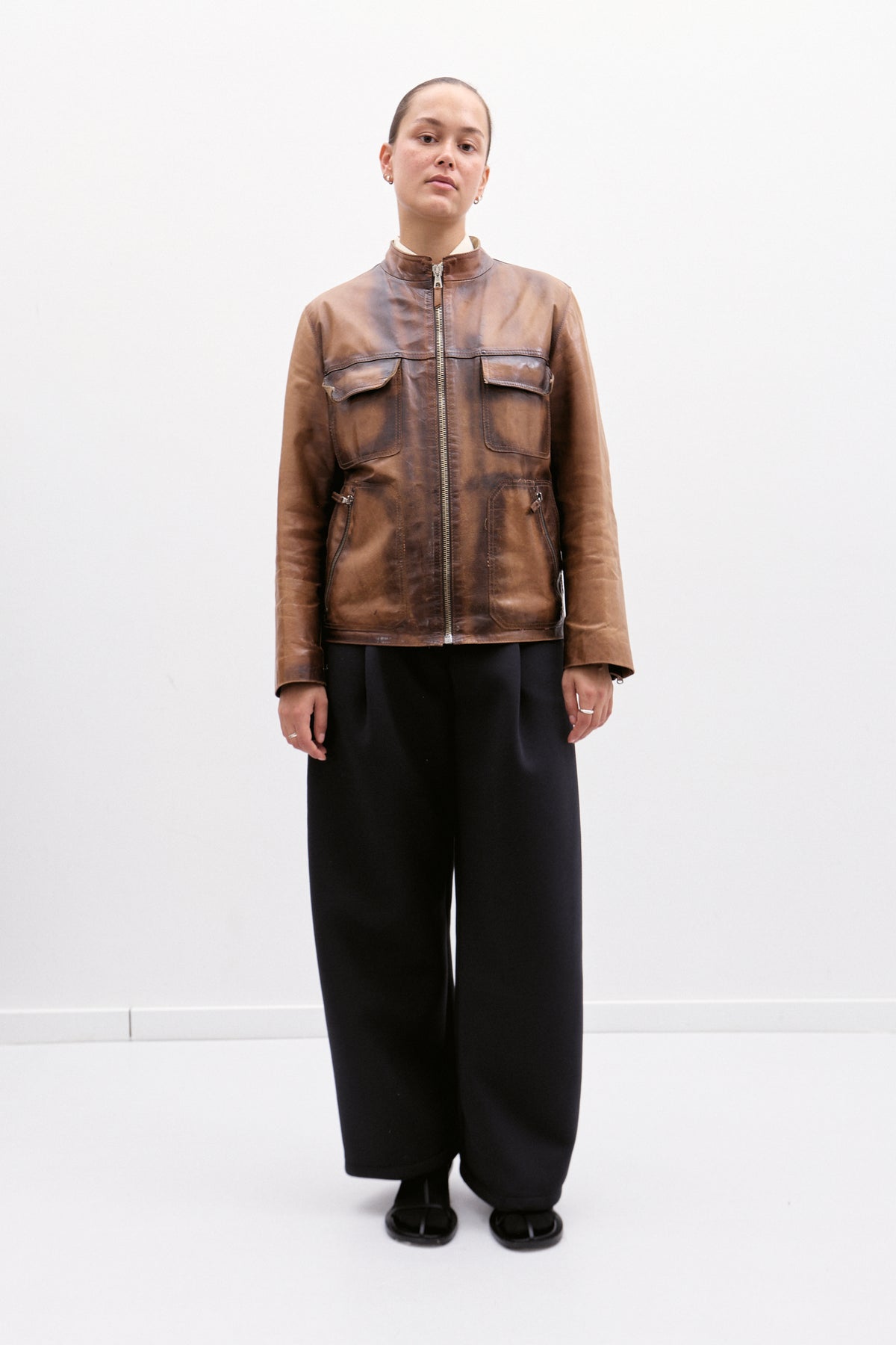 THE DISTRESSED LEATHER JACKET (S/M) - ENSO Vintage