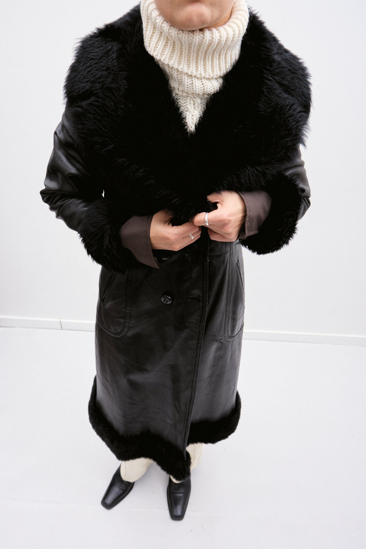 THE DOUBLE-BREASTED LEATHER COAT (S/M) - ENSO Vintage