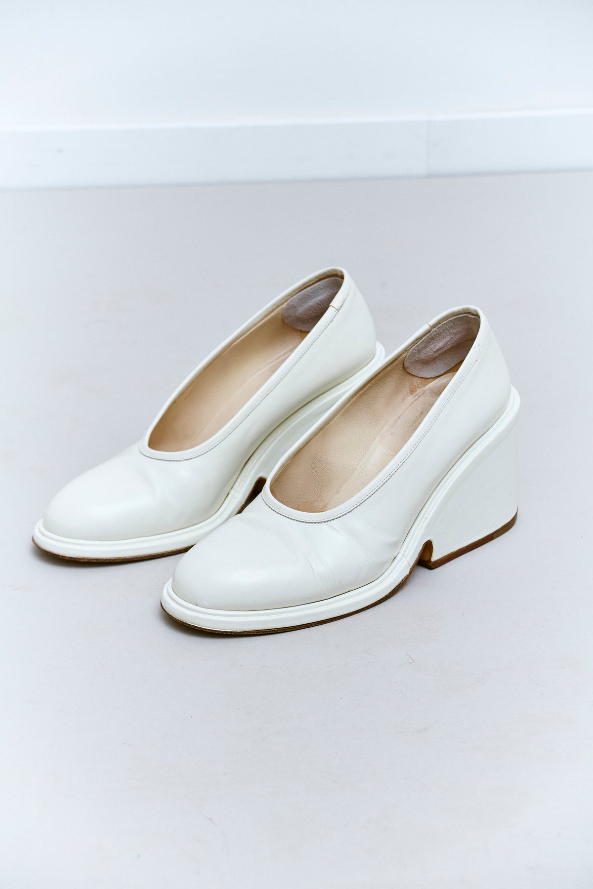 DRIES VAN NOTEN WHITE HEELS (40) - ENSO Vintage
