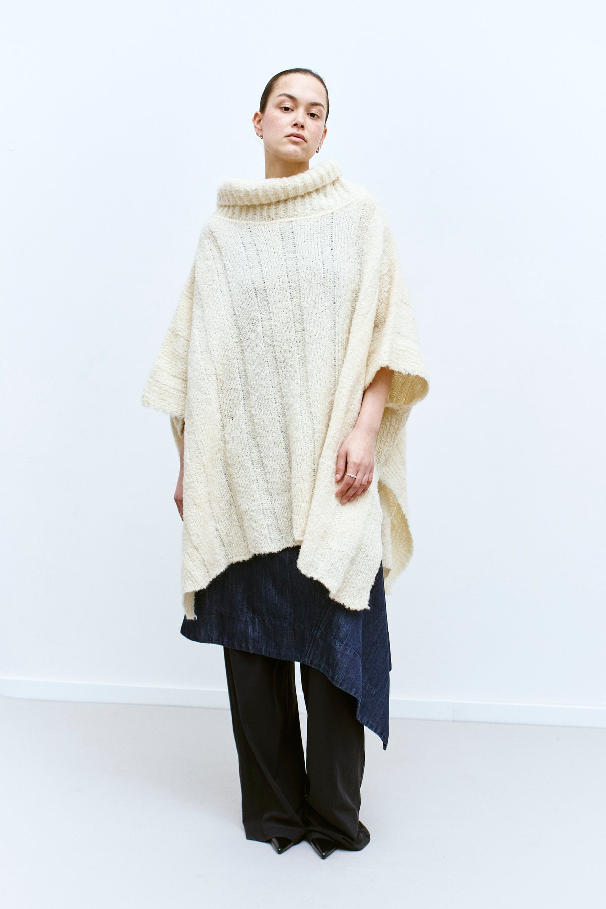 THE OVERSIZED TURTLENECK PONCHO (ONE) - ENSO Vintage