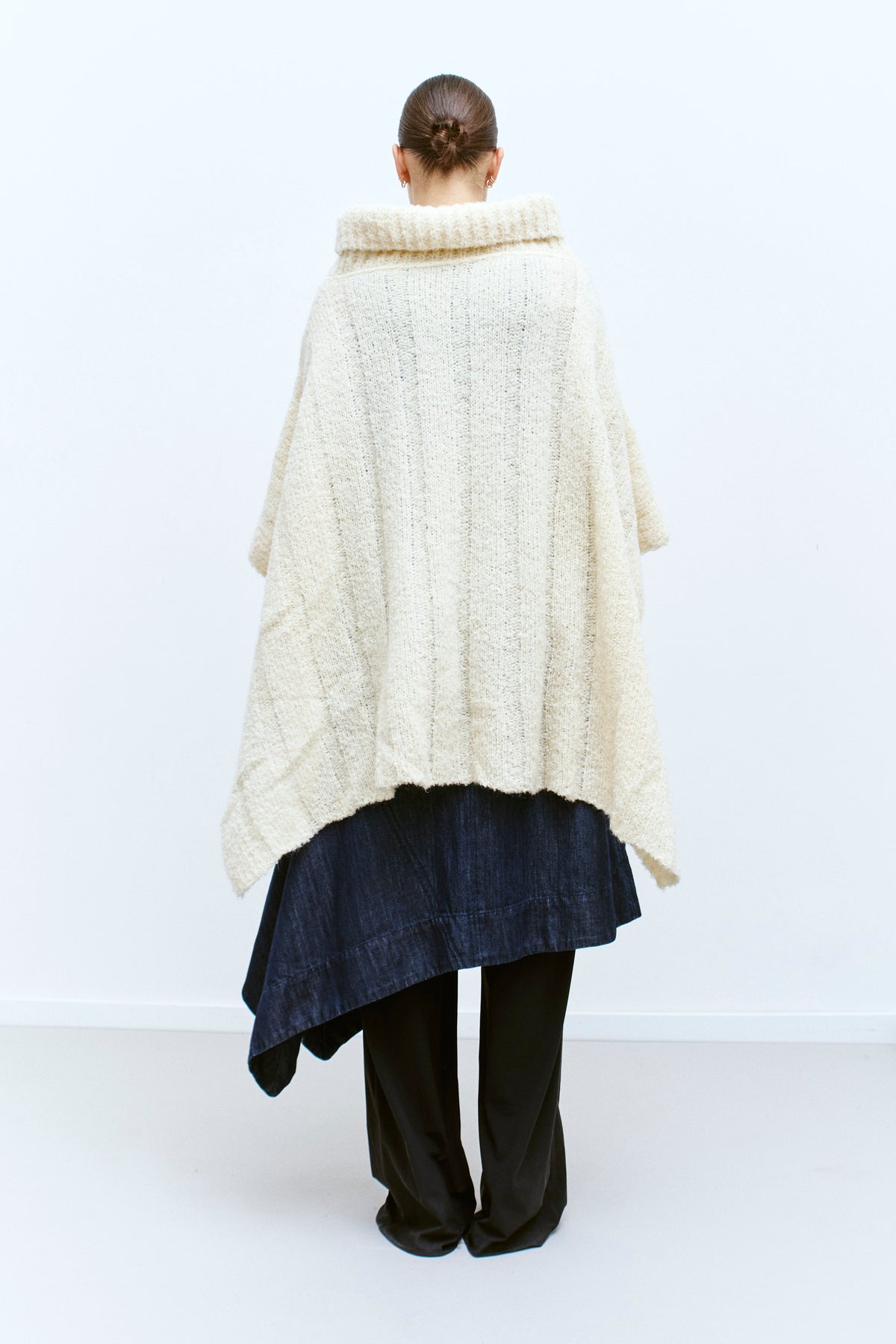 THE OVERSIZED TURTLENECK PONCHO (ONE) - ENSO Vintage