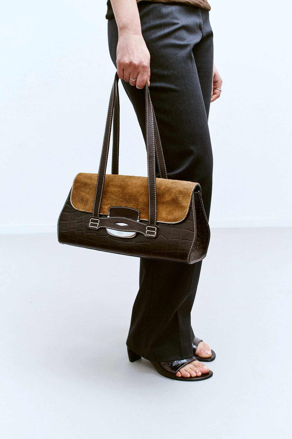 TOD'S LEATHER SHOULDER BAG - ENSO Vintage
