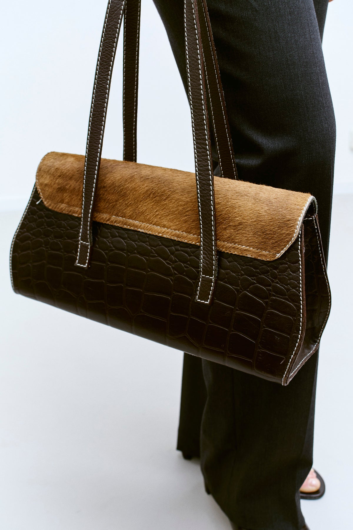 TOD'S LEATHER SHOULDER BAG - ENSO Vintage