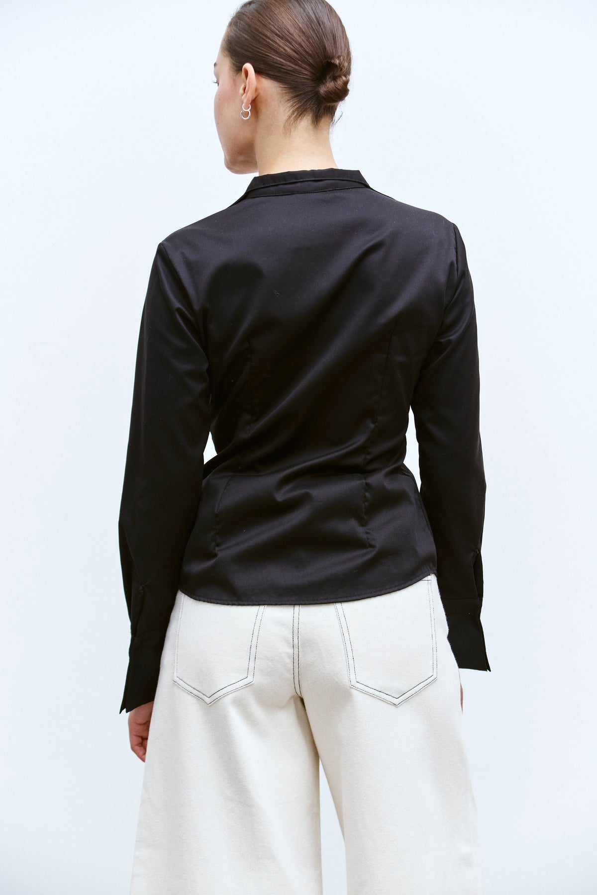 THE FITTED BLACK POPLIN SHIRT (XS/S) - ENSO Vintage