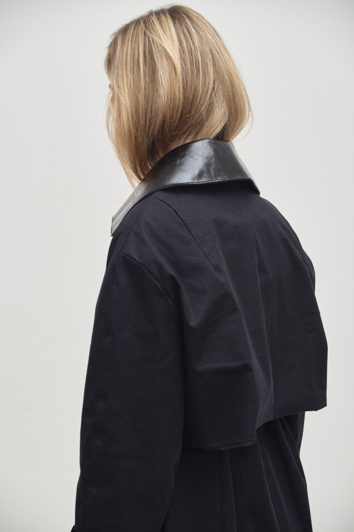 CARVEN TRENCHCOAT (S/M)