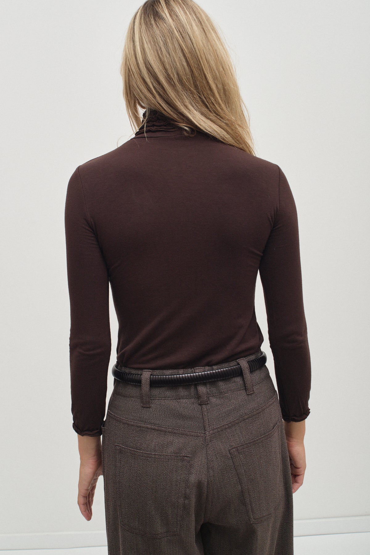 THE BROWN RUFFLE TOP (S/M)