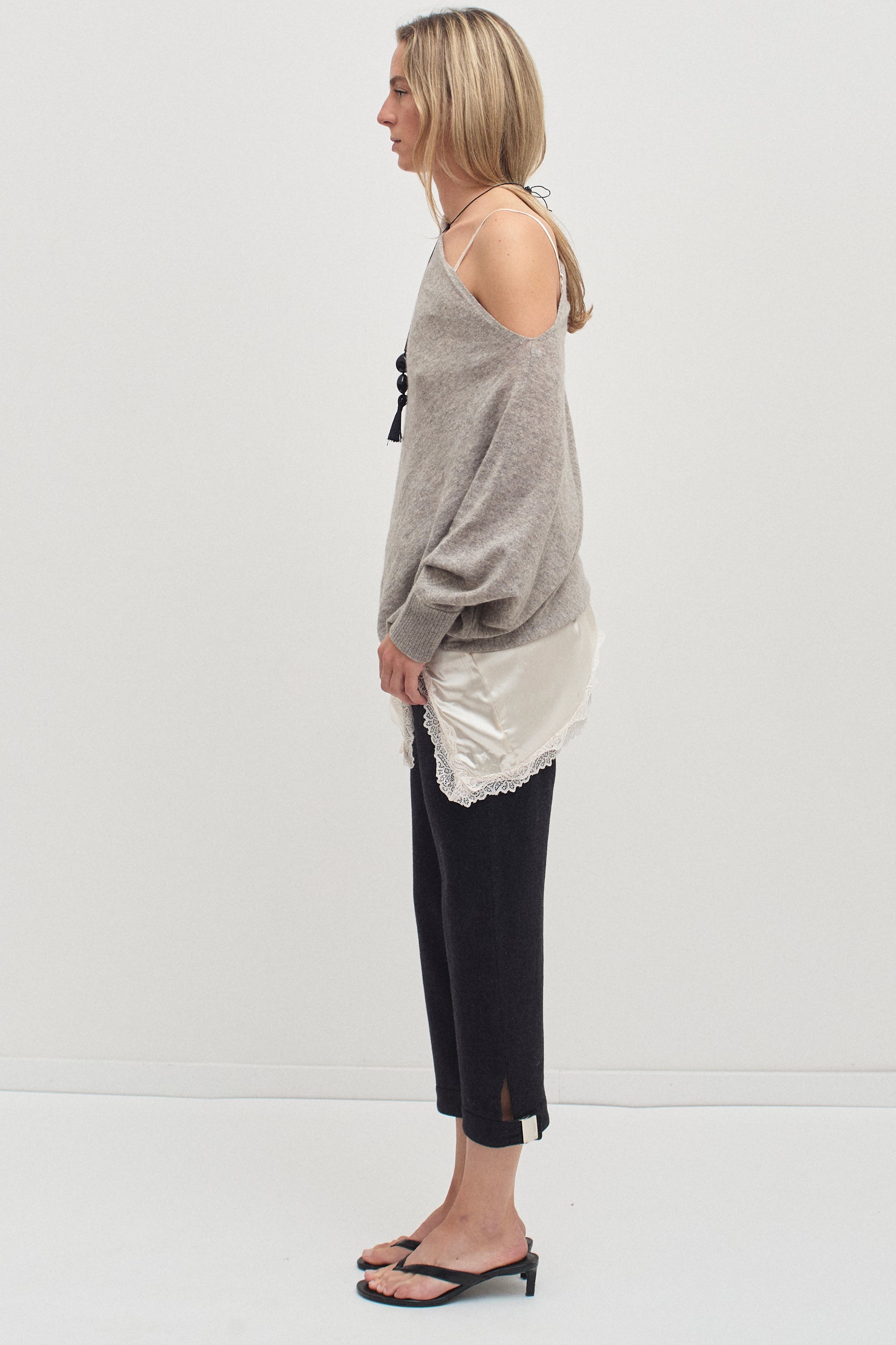 PRADA BUCKLE CAPRI PANT (44/46)