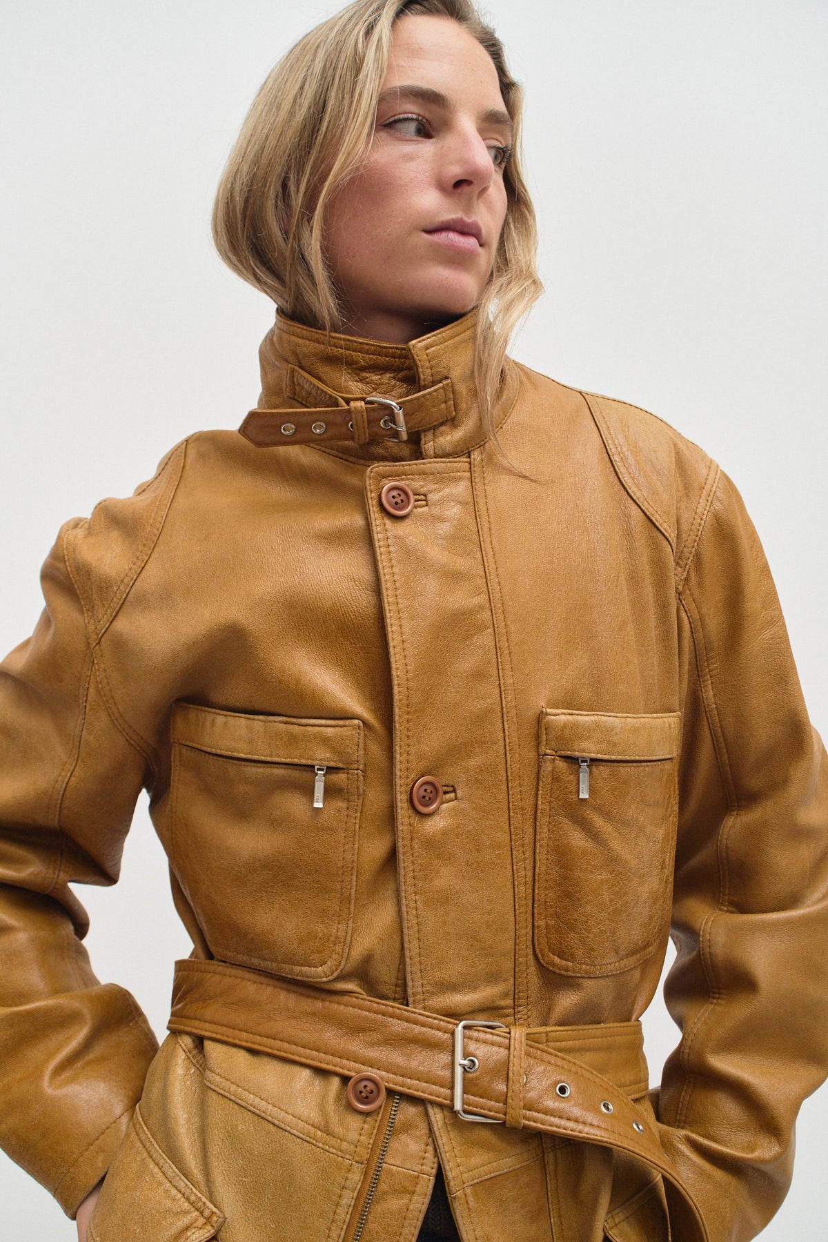 THE RUGGED LEATHER JACKET (S/M)