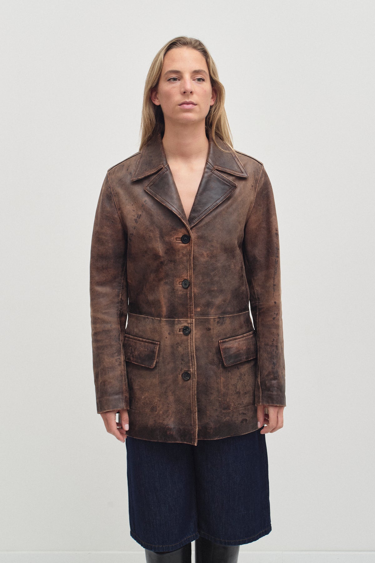 THE DISTRESSED LEATHER BLAZER (S/M)