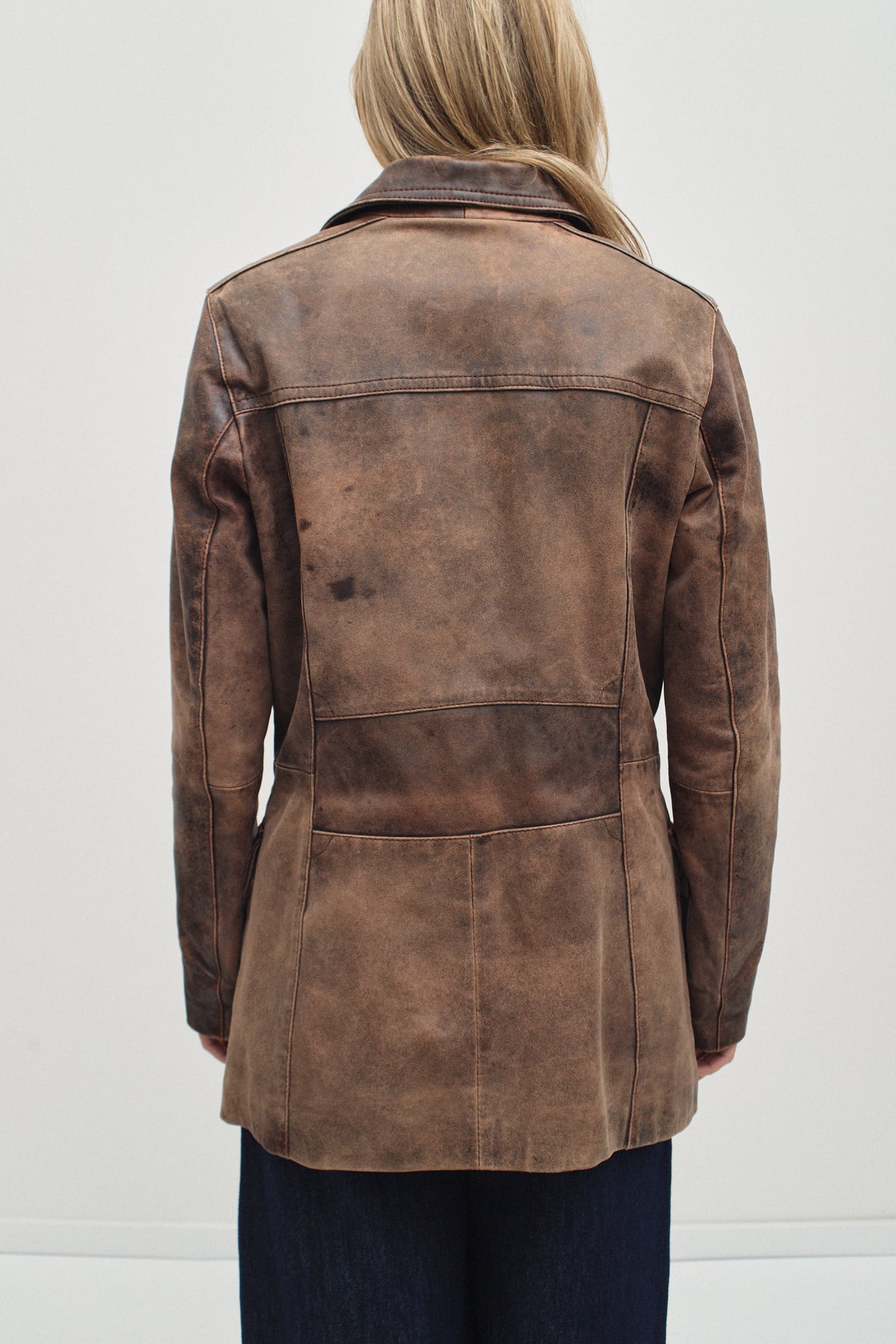 THE DISTRESSED LEATHER BLAZER (S/M)