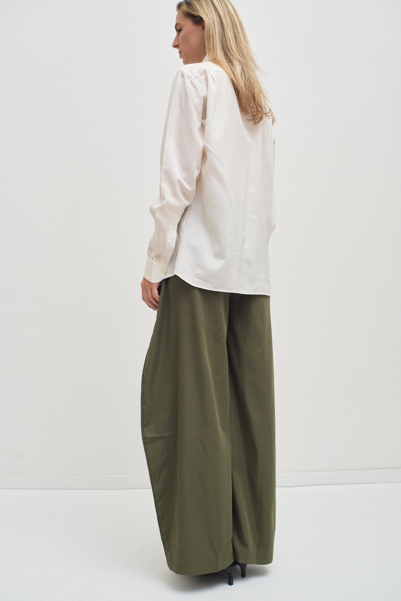 THE SLEEK SHIRT (S/M)