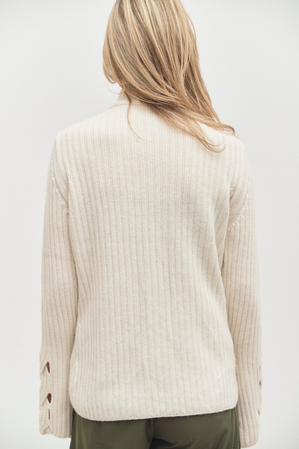 THE CUT OUT KNIT (M/L)
