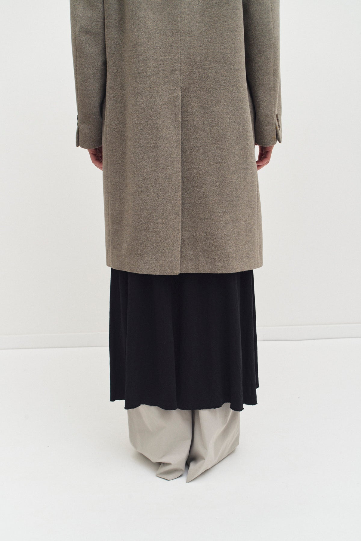 LOEWE TAUPE COAT (M/L)