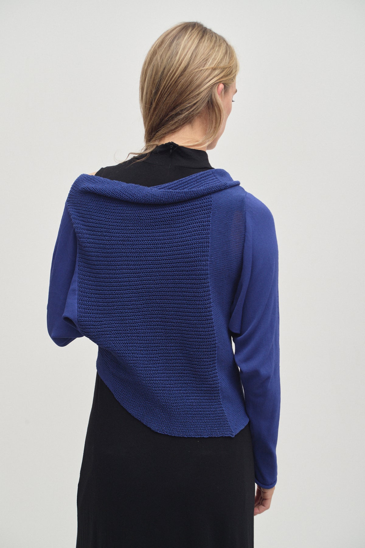 THE OFF SHOULDER KNIT (S/M)