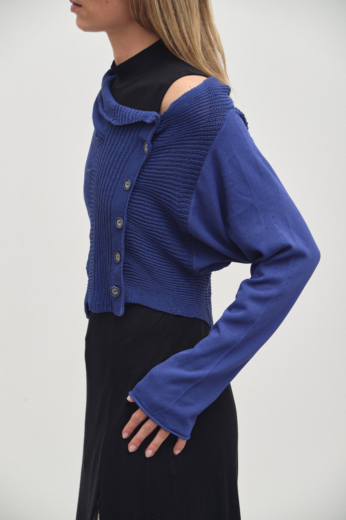 THE OFF SHOULDER KNIT (S/M)