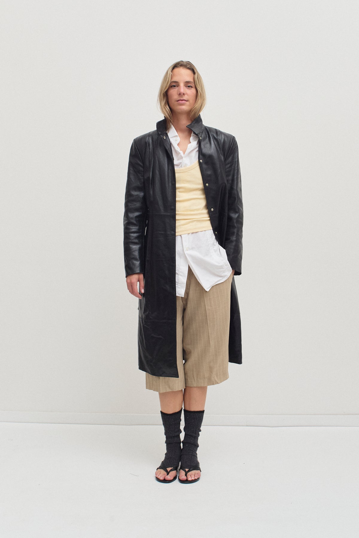 THE TAPERED LEATHER COAT (S/M)