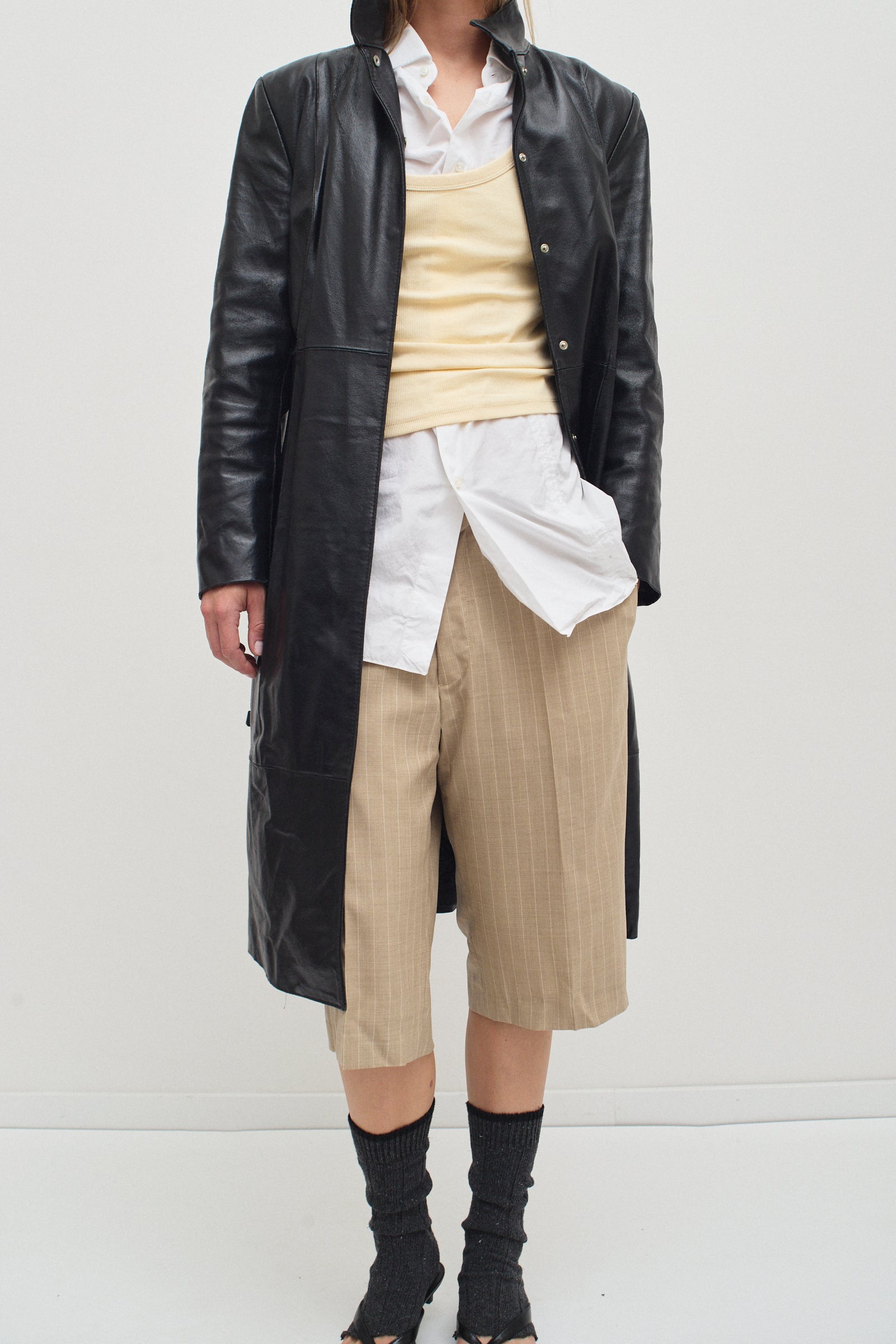 THE TAPERED LEATHER COAT (S/M)