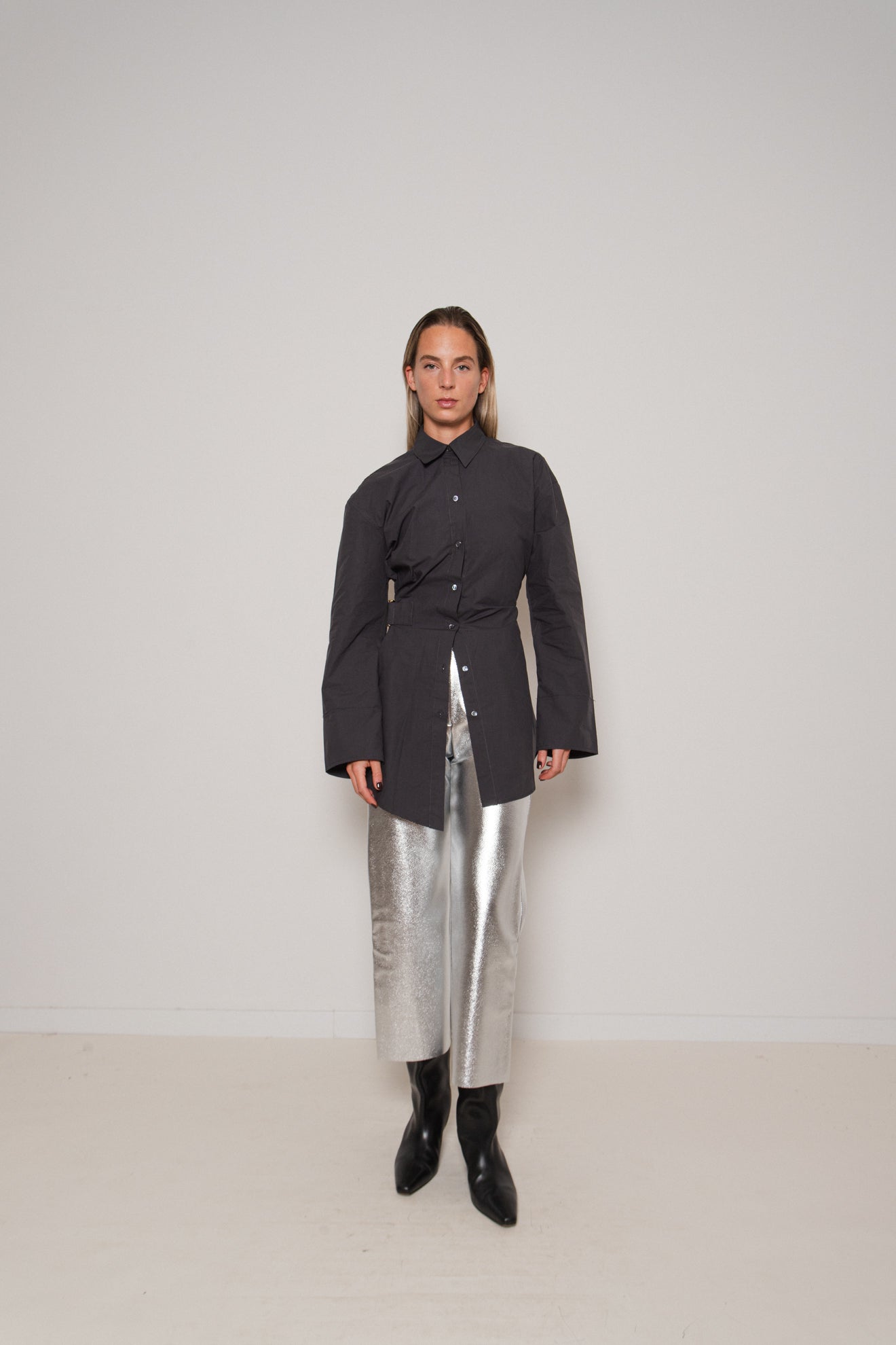 LAAGAM SHINY SILVER PANTS (34/36)