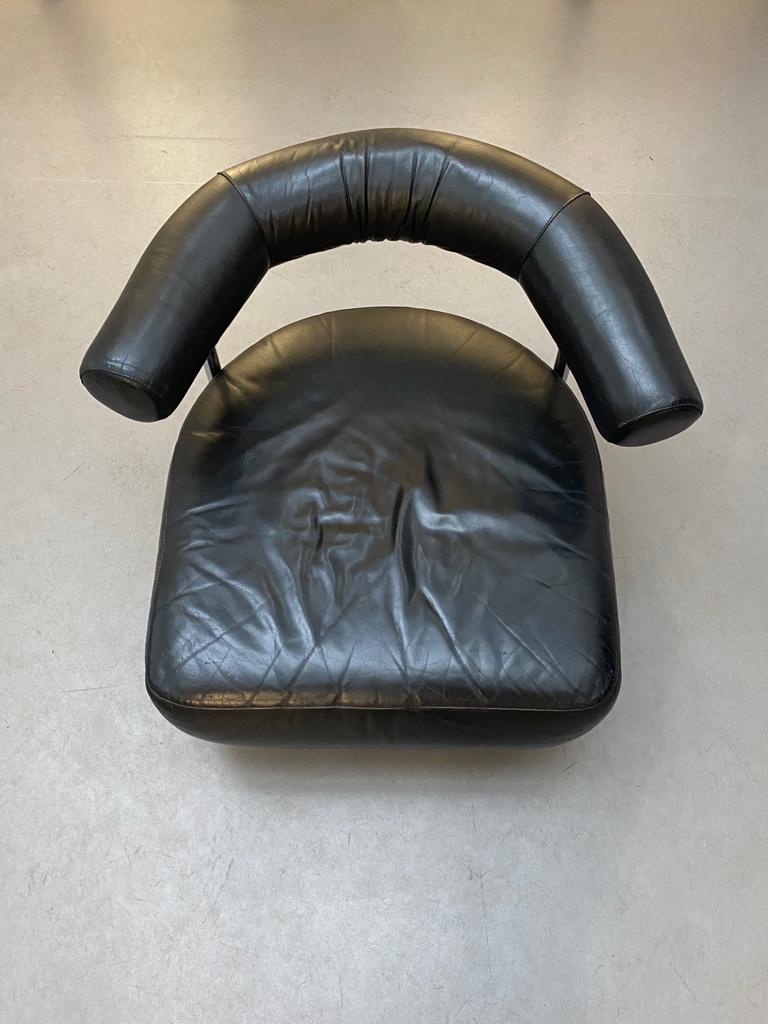 BLACK LEATHER CHROME CHAIR