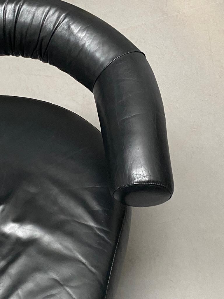 BLACK LEATHER CHROME CHAIR