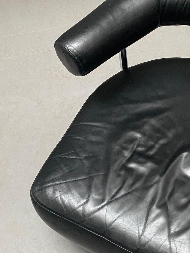 BLACK LEATHER CHROME CHAIR