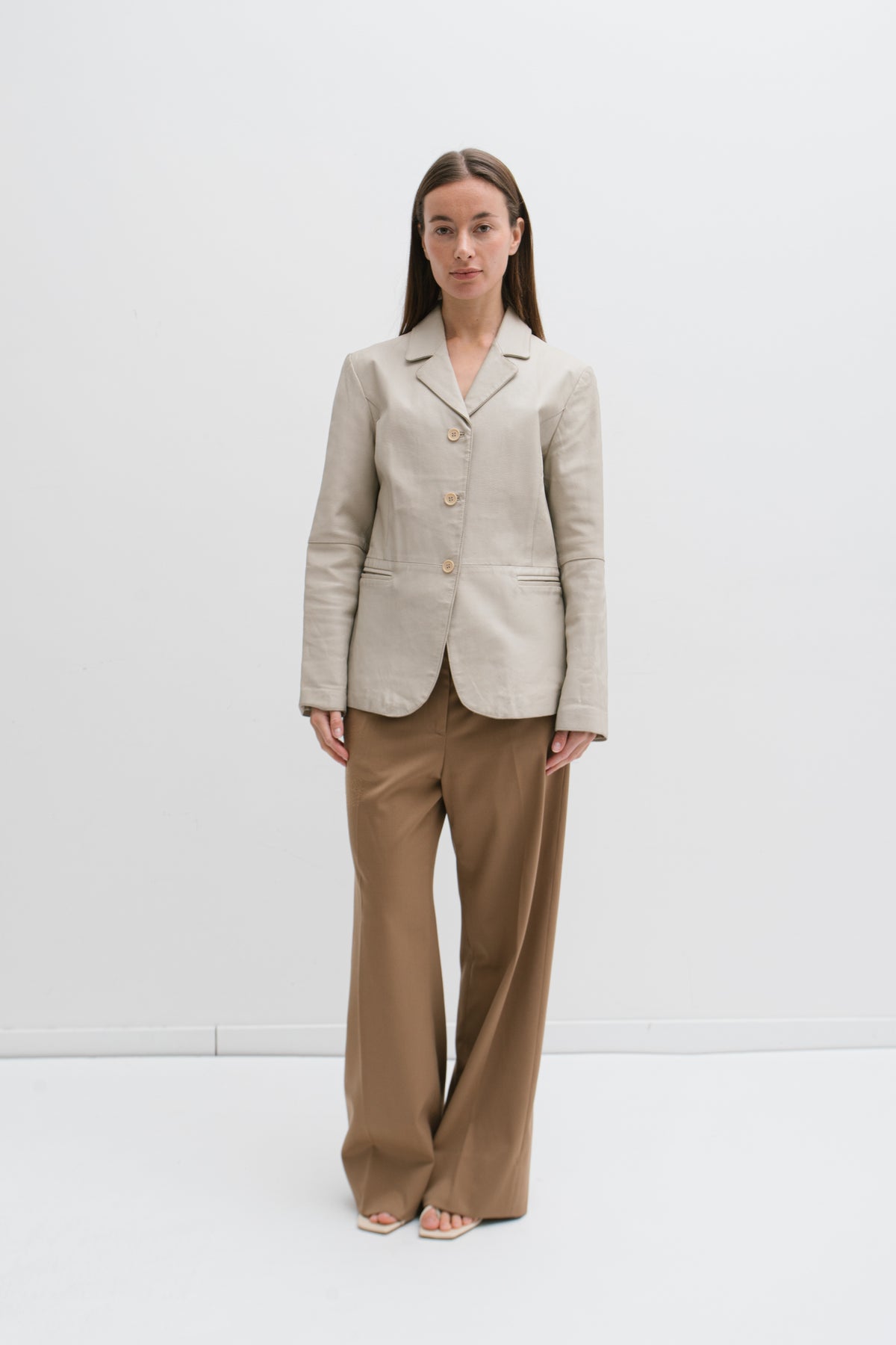 UPCYCLED LEATHER OPEN BACK MILK (XS/S)