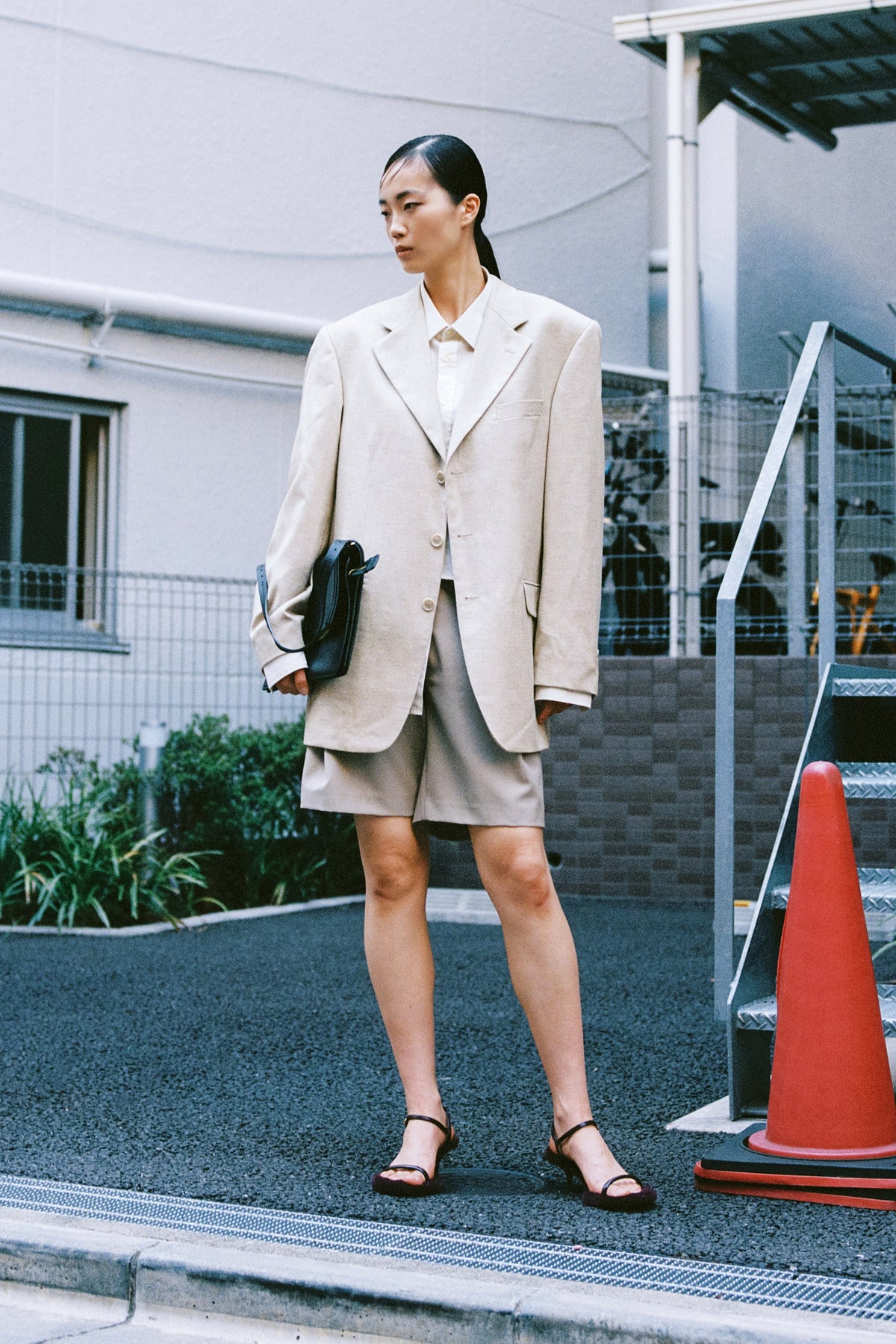 UPCYCLED OPEN BACK BLAZER BEIGE (L/XL) - ENSO Vintage