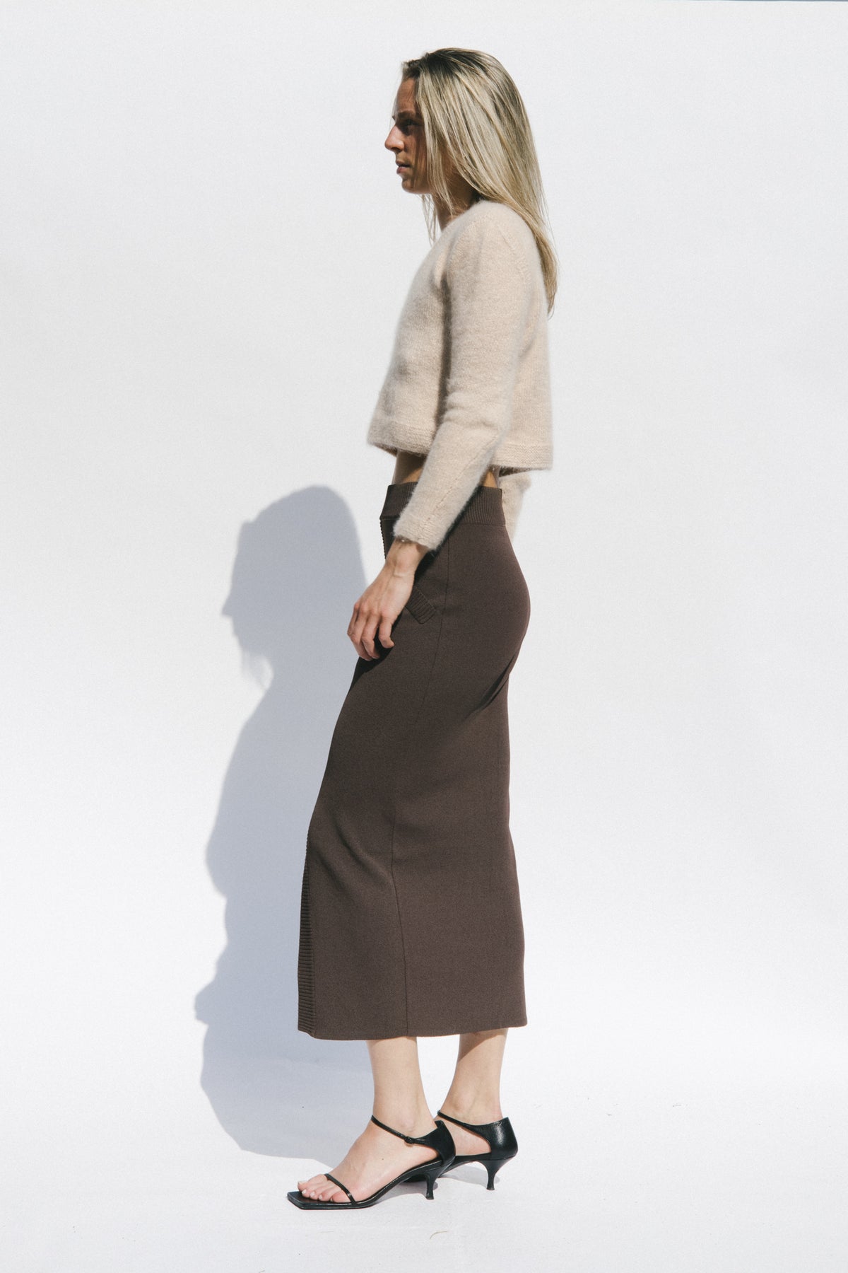 THE V-NECK CROPPED SWEATER (S/M)