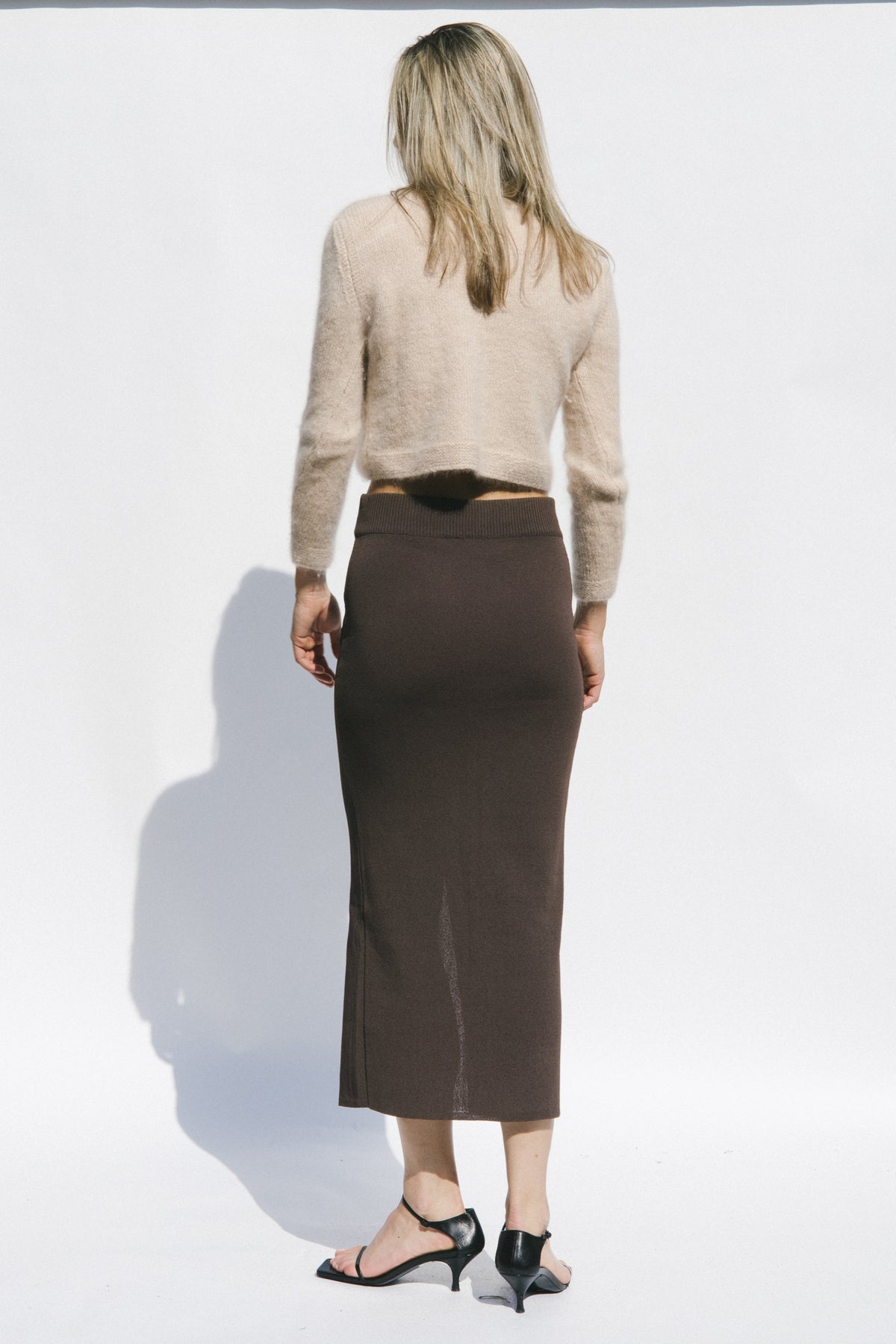 THE V-NECK CROPPED SWEATER (S/M)