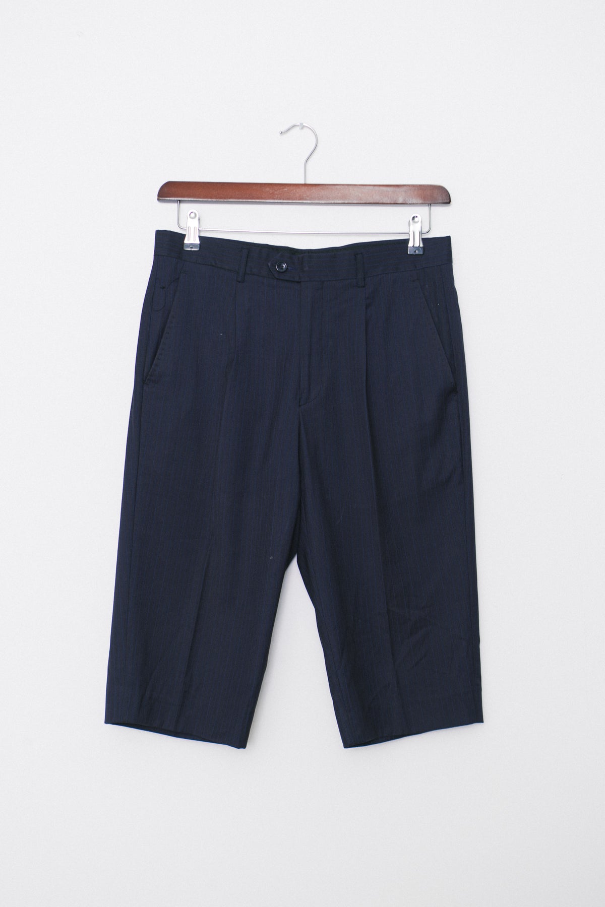 UPCYCLED BERMUDA BLACK PINSTRIPE (38/40)