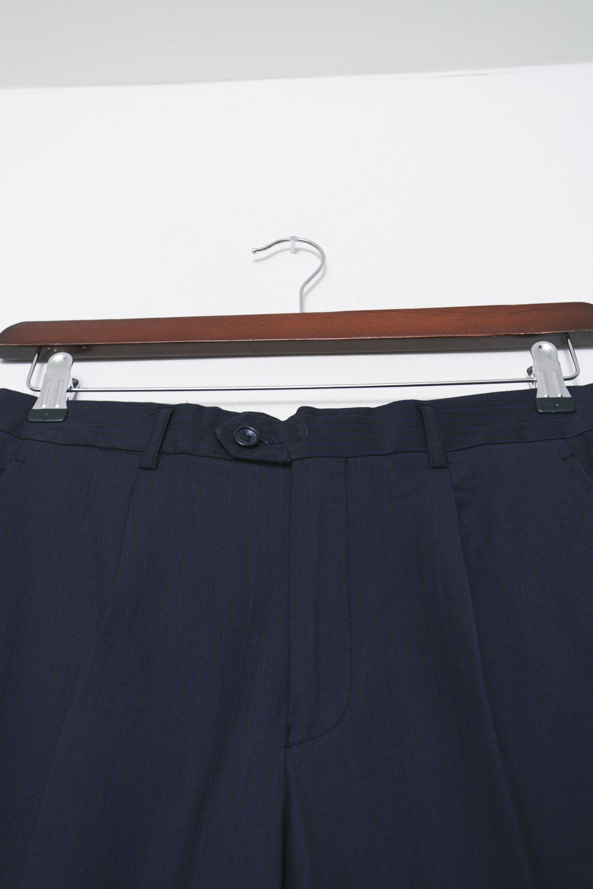 UPCYCLED BERMUDA BLACK PINSTRIPE (38/40)