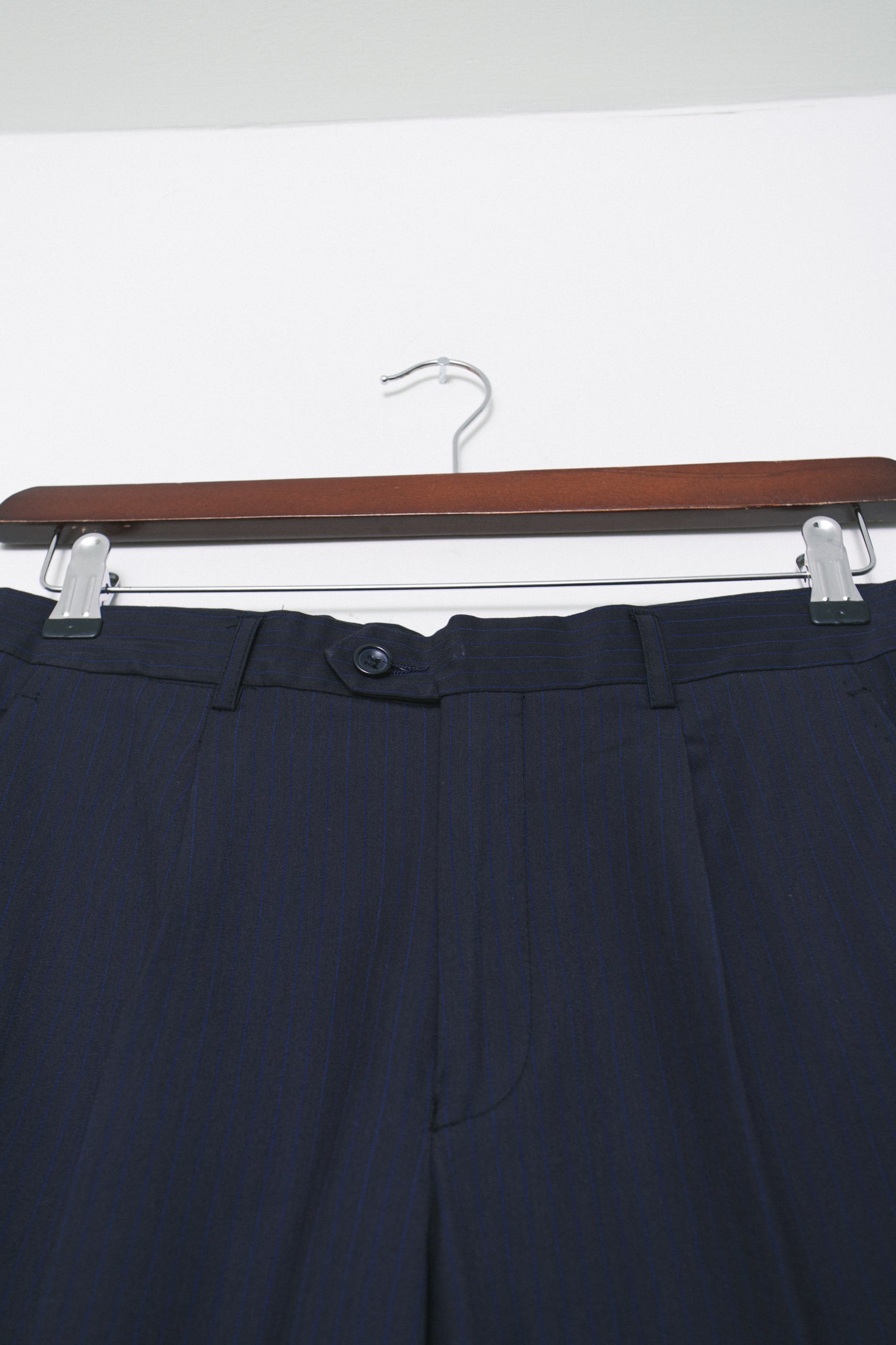 UPCYCLED BERMUDA BLACK PINSTRIPE (38/40)