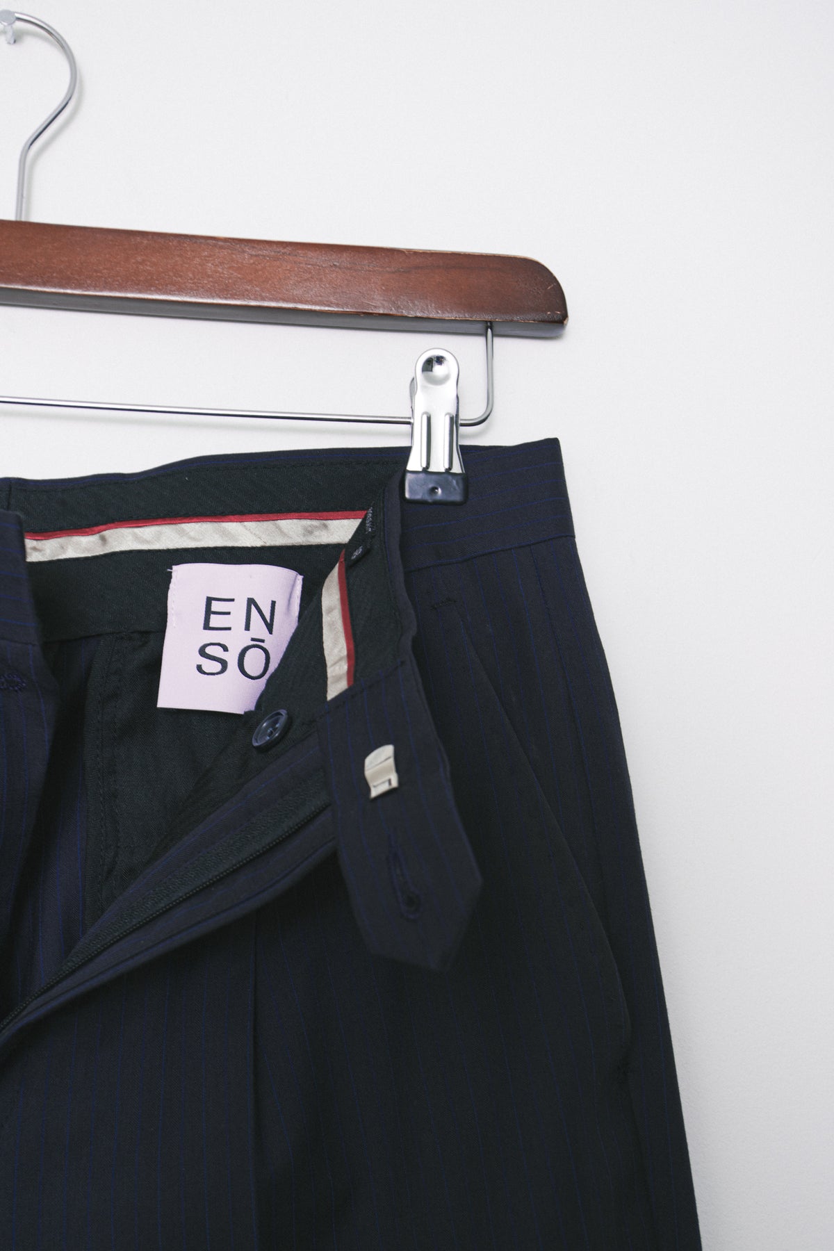 UPCYCLED BERMUDA BLACK PINSTRIPE (38/40)